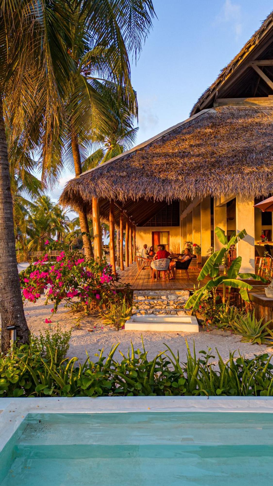 81 Palms Resort Nembrala Exterior foto